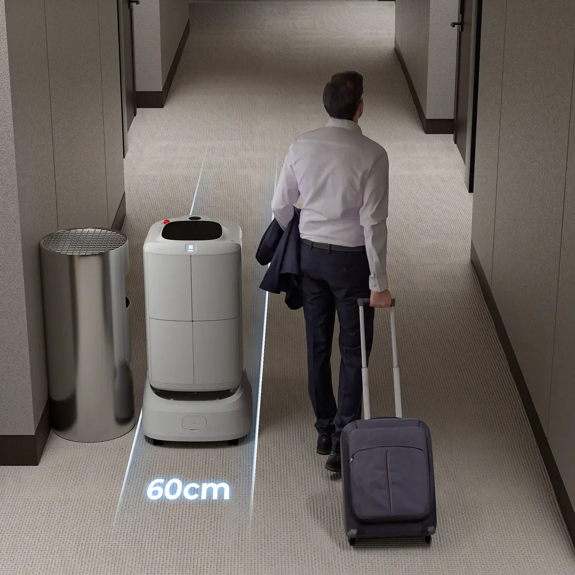 FlashBot a circular num corredor de 60 centímetros